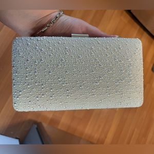Pearl clutch